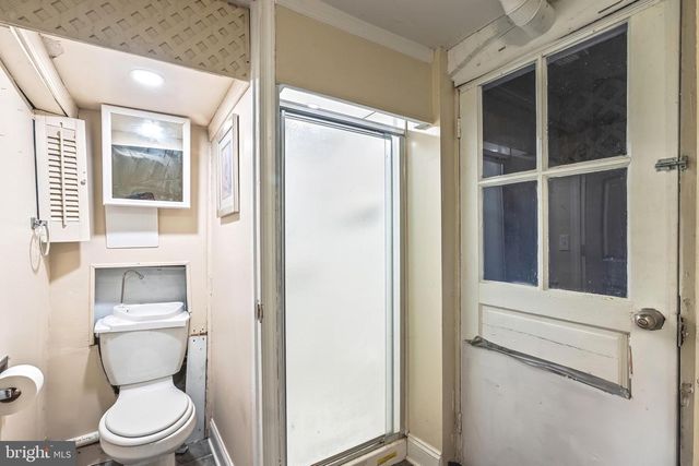 8362 OAKLEIGH RD, Parkville, MD 21234