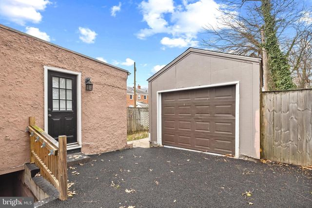 8362 OAKLEIGH RD, Parkville, MD 21234