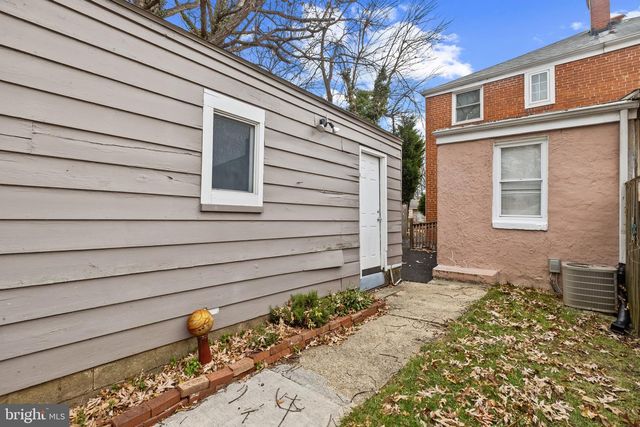 8362 OAKLEIGH RD, Parkville, MD 21234