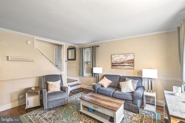 8362 OAKLEIGH RD, Parkville, MD 21234