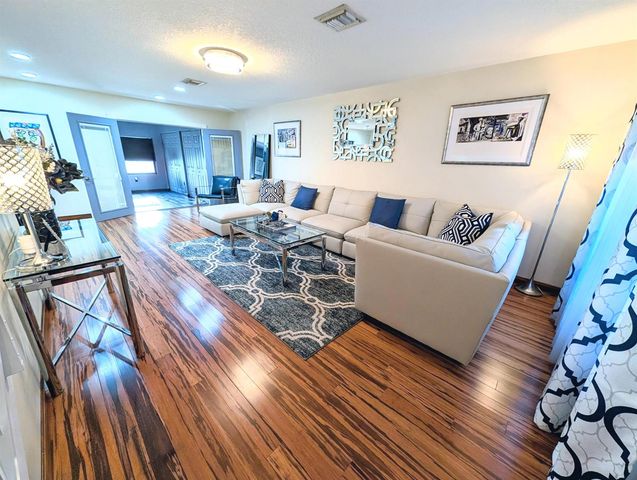 5843 Northpointe Lane, Boynton Beach, FL 33437