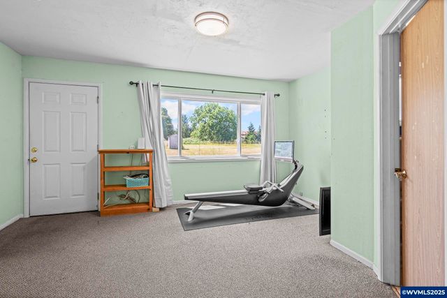 38014 River Dr, Lebanon, OR 97355