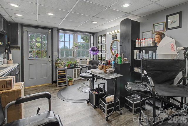 25 Wentworth Avenue, Asheville, NC 28803