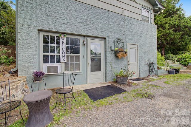 25 Wentworth Avenue, Asheville, NC 28803