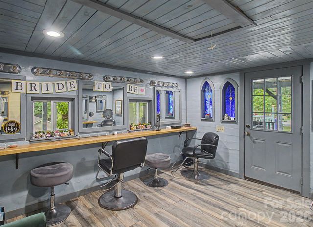 25 Wentworth Avenue, Asheville, NC 28803
