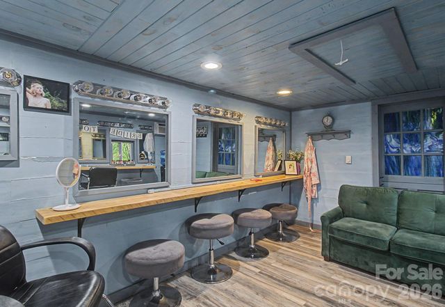 25 Wentworth Avenue, Asheville, NC 28803