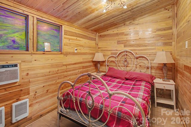 25 Wentworth Avenue, Asheville, NC 28803
