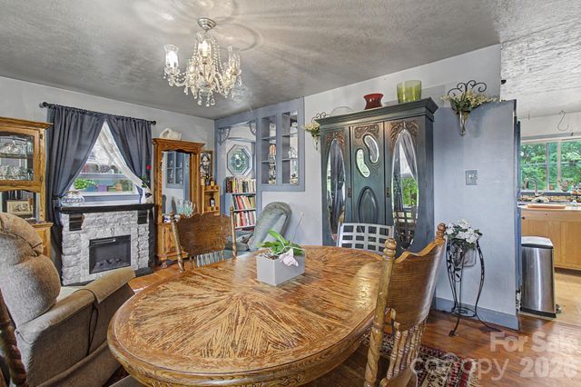 25 Wentworth Avenue, Asheville, NC 28803
