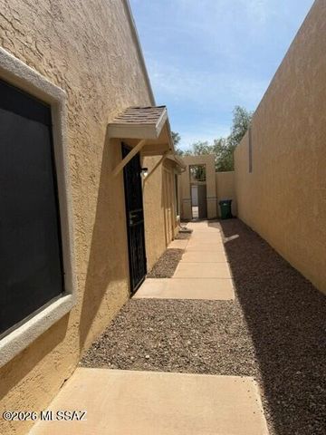 7256 S Haskins Drive, Tucson, AZ 85746