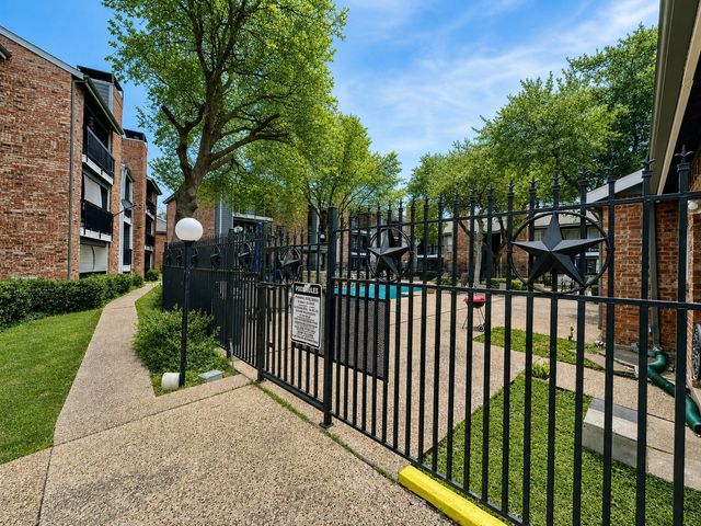 18333 Roehampton Drive 714, Dallas, TX 75252
