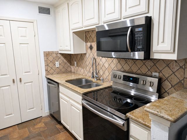 18333 Roehampton Drive 714, Dallas, TX 75252