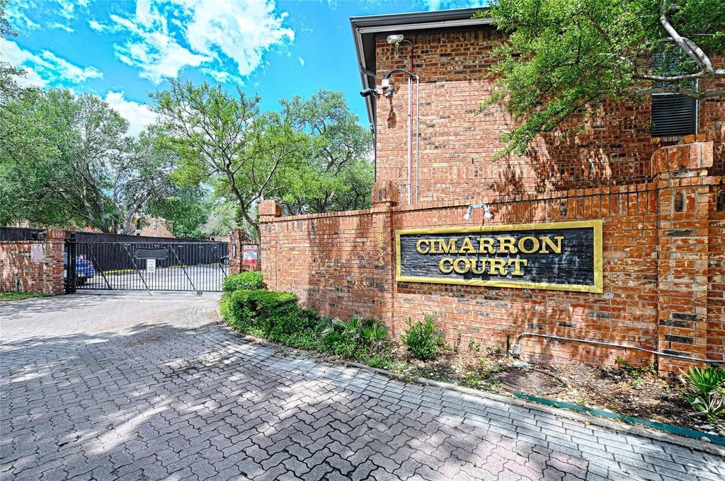 18333 Roehampton Drive 714, Dallas, TX 75252
