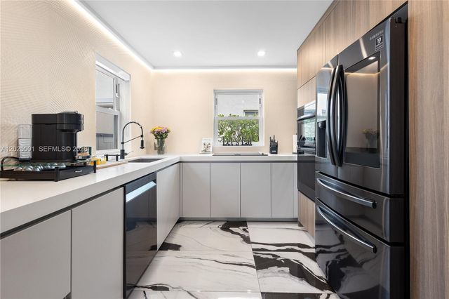 1544 Michigan Ave, Miami Beach, FL 33139
