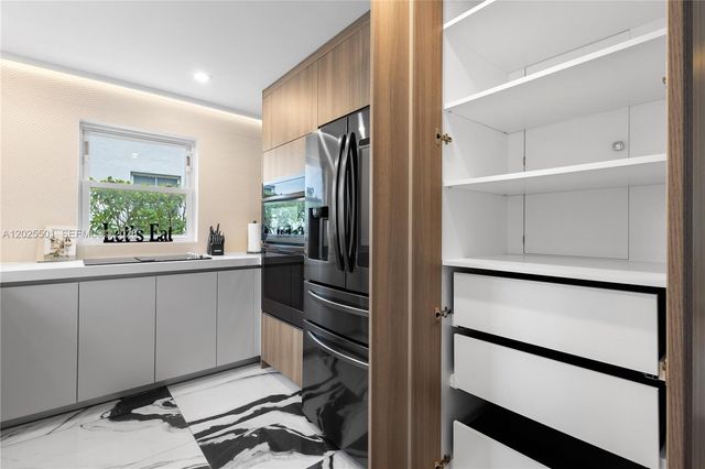 1544 Michigan Ave, Miami Beach, FL 33139