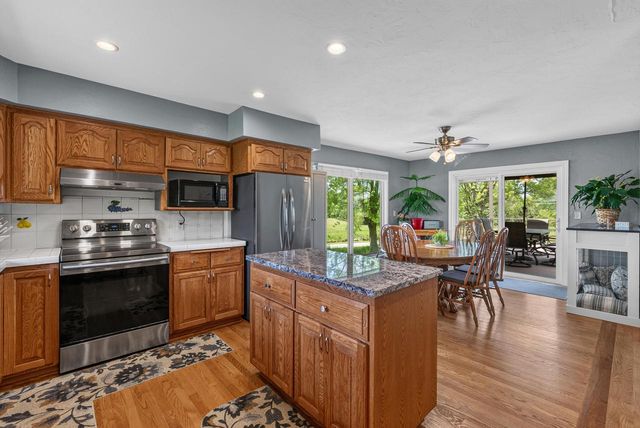 W646 Townline ROAD, Oconomowoc, WI 53066