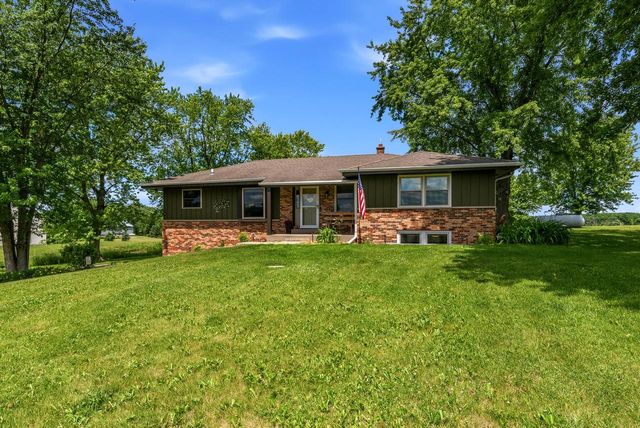 W646 Townline ROAD, Oconomowoc, WI 53066