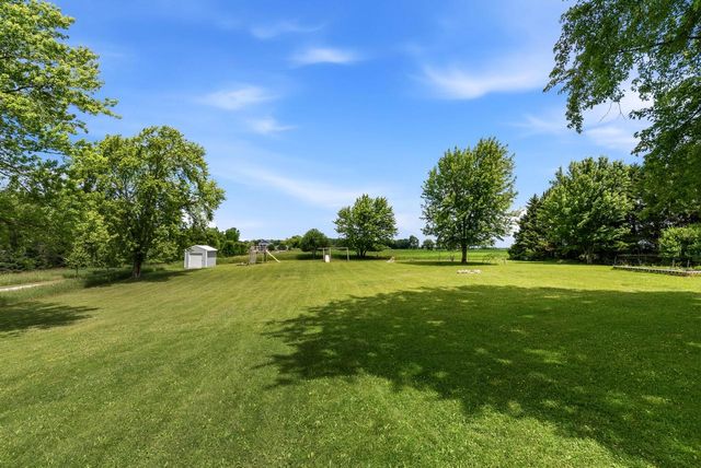 W646 Townline ROAD, Oconomowoc, WI 53066