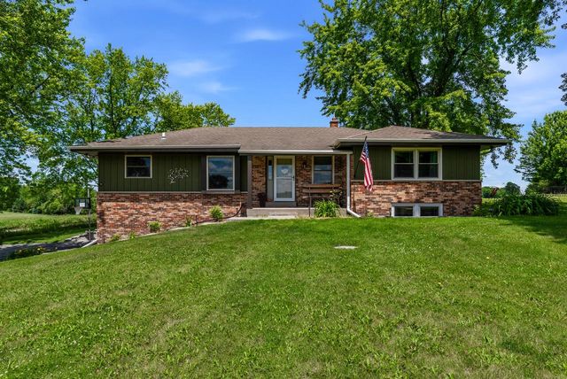 W646 Townline ROAD, Oconomowoc, WI 53066