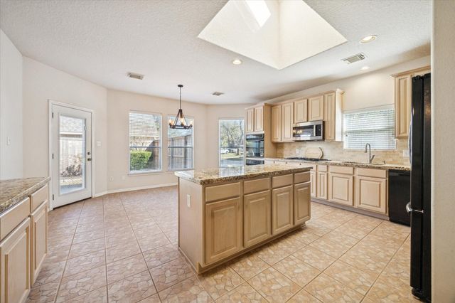 1301 Silver Maple Lane, Pearland, TX 77581