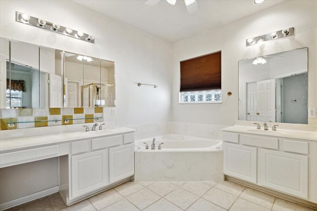 1301 Silver Maple Lane, Pearland, TX 77581