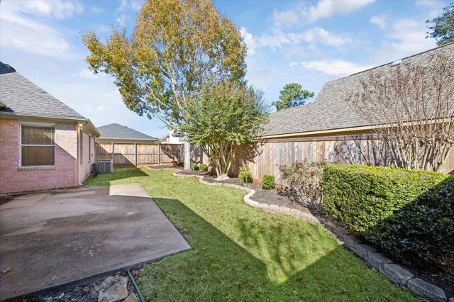 1301 Silver Maple Lane, Pearland, TX 77581