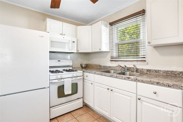 2221 E 57th Street, Savannah, GA 31404