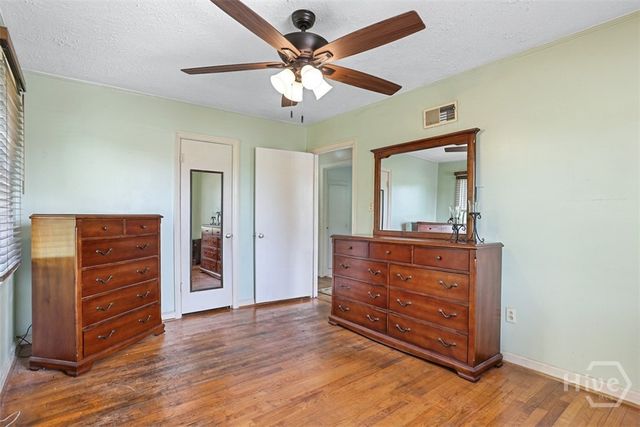 2221 E 57th Street, Savannah, GA 31404