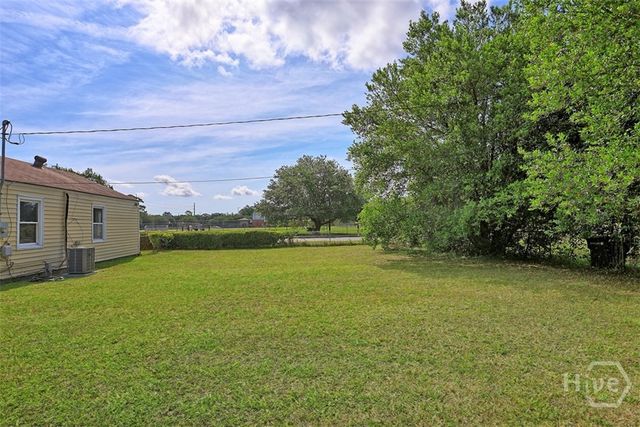 2221 E 57th Street, Savannah, GA 31404