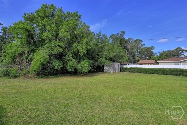 2221 E 57th Street, Savannah, GA 31404