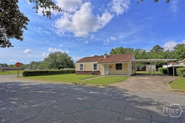 2221 E 57th Street, Savannah, GA 31404