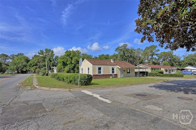 2221 E 57th Street, Savannah, GA 31404