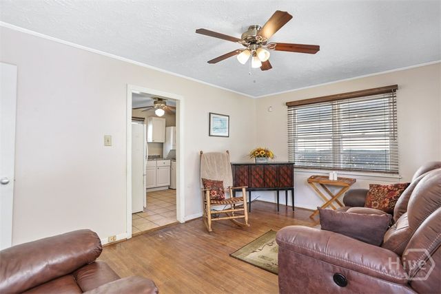2221 E 57th Street, Savannah, GA 31404