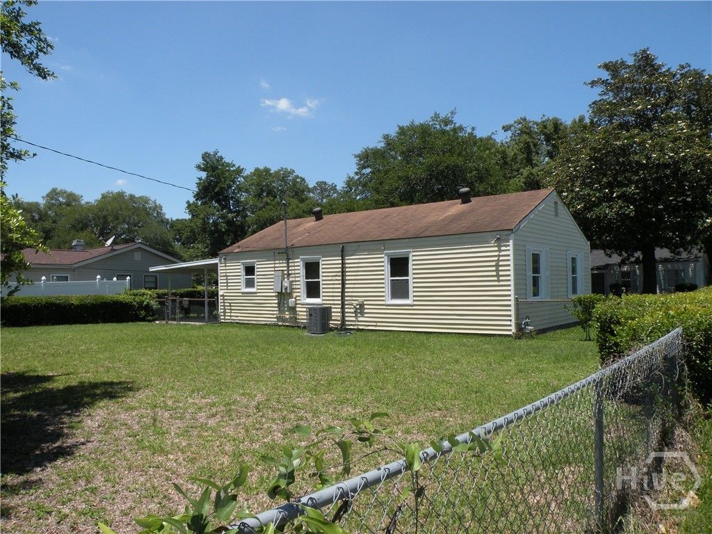 Image 4 of property listing at 2221 E 57th Street, Savannah, GA 31404