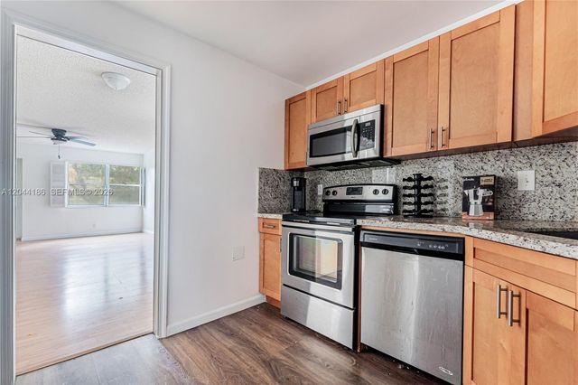 3301 Spanish Moss Terrace 406, Lauderhill, FL 33319