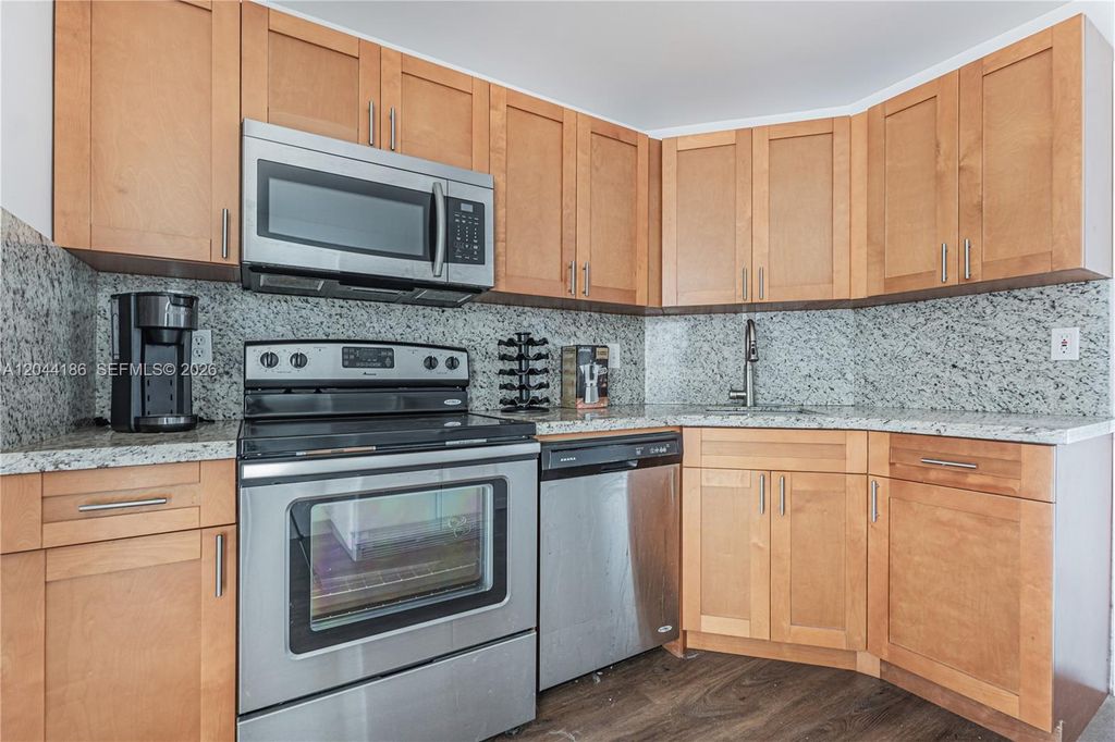 3301 Spanish Moss Terrace 406, Lauderhill, FL 33319