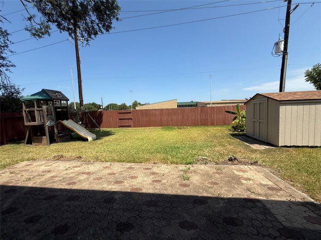6931 Echo Pines Drive, Humble, TX 77346