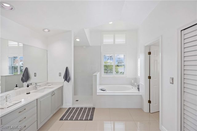 28801 Regis CT, Bonita Springs, FL 34134