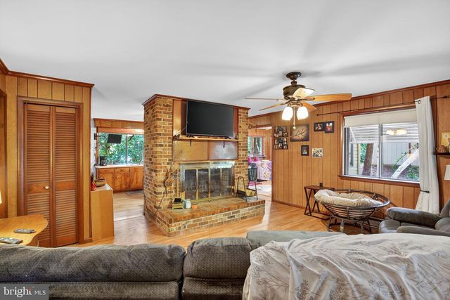141 POLAND ST, Montross, VA 22520