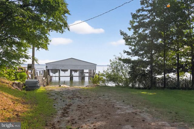 141 POLAND ST, Montross, VA 22520