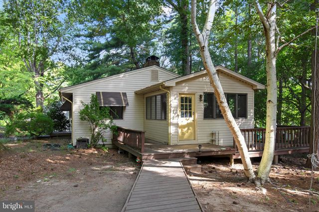 141 POLAND ST, Montross, VA 22520