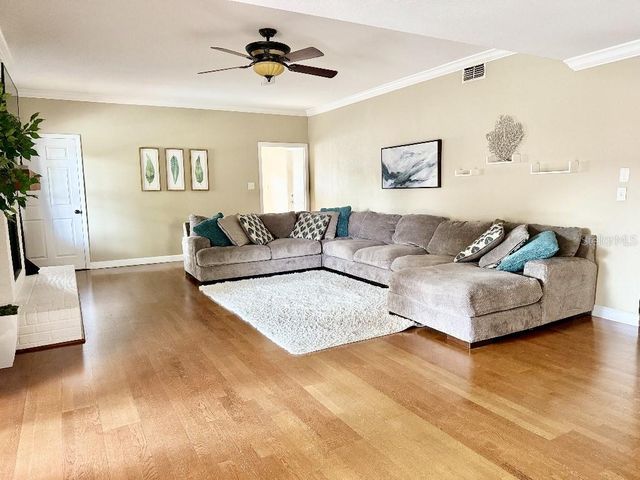 2563 KNOTTY PINE WAY, Clearwater, FL 33761