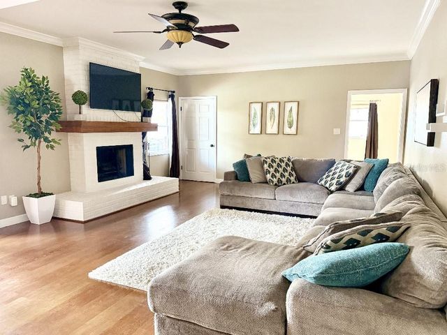 2563 KNOTTY PINE WAY, Clearwater, FL 33761