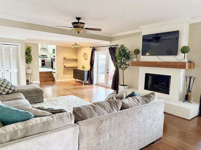 2563 KNOTTY PINE WAY, Clearwater, FL 33761