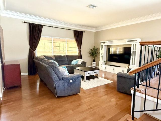 2563 KNOTTY PINE WAY, Clearwater, FL 33761