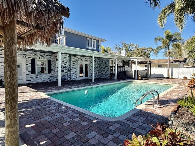 2563 KNOTTY PINE WAY, Clearwater, FL 33761