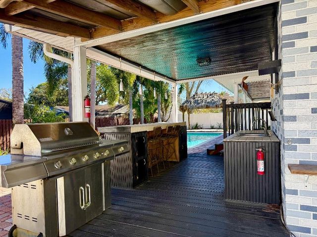 2563 KNOTTY PINE WAY, Clearwater, FL 33761