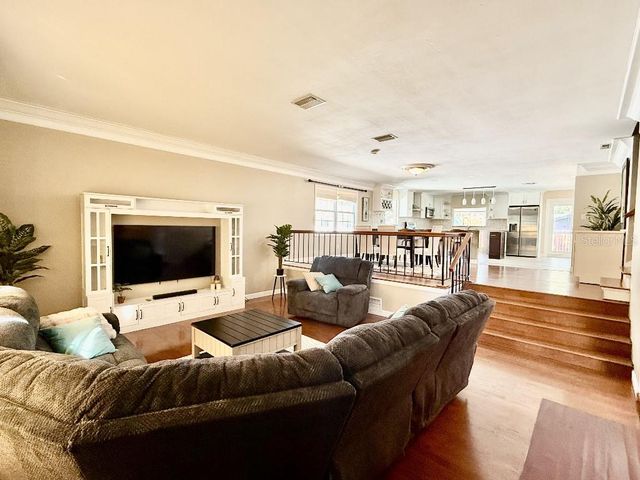 2563 KNOTTY PINE WAY, Clearwater, FL 33761