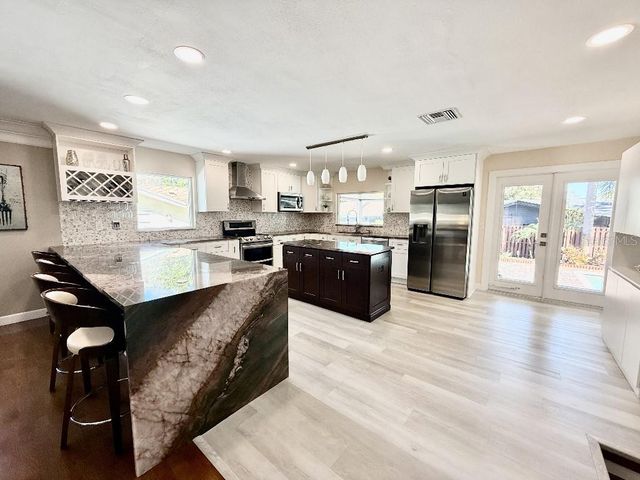 2563 KNOTTY PINE WAY, Clearwater, FL 33761