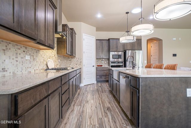 12277 CLIFTON HILL Road, Horizon City, TX 79928