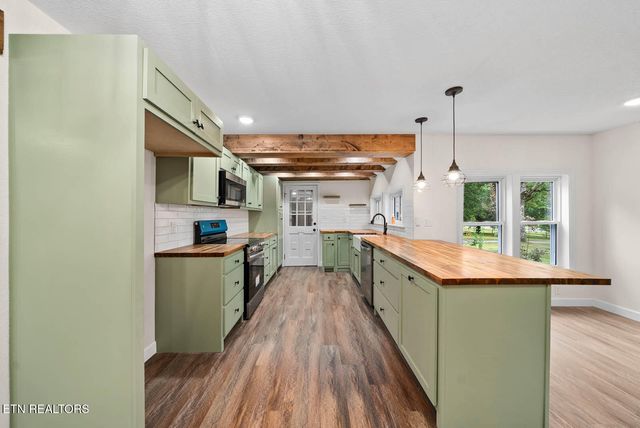 4540 S York Highway 4540 Hwy, Jamestown, TN 38556